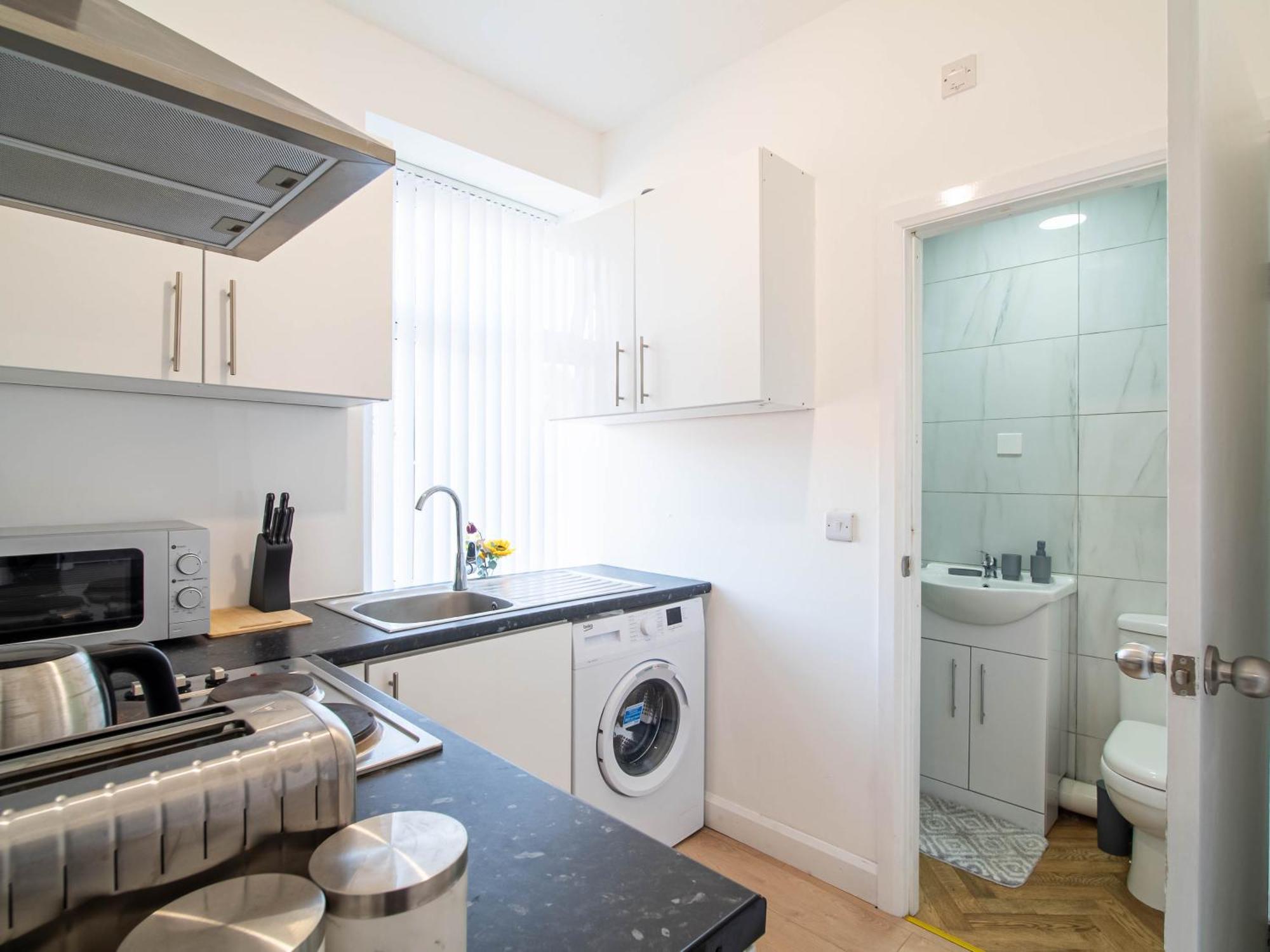 Belgian Studio Apt 2 Гаддерсфілд Екстер'єр фото